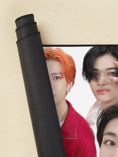 Alternative view of Hot En Kpop Mouse Pad